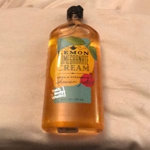 Lemon pomegranate shower gel NWT